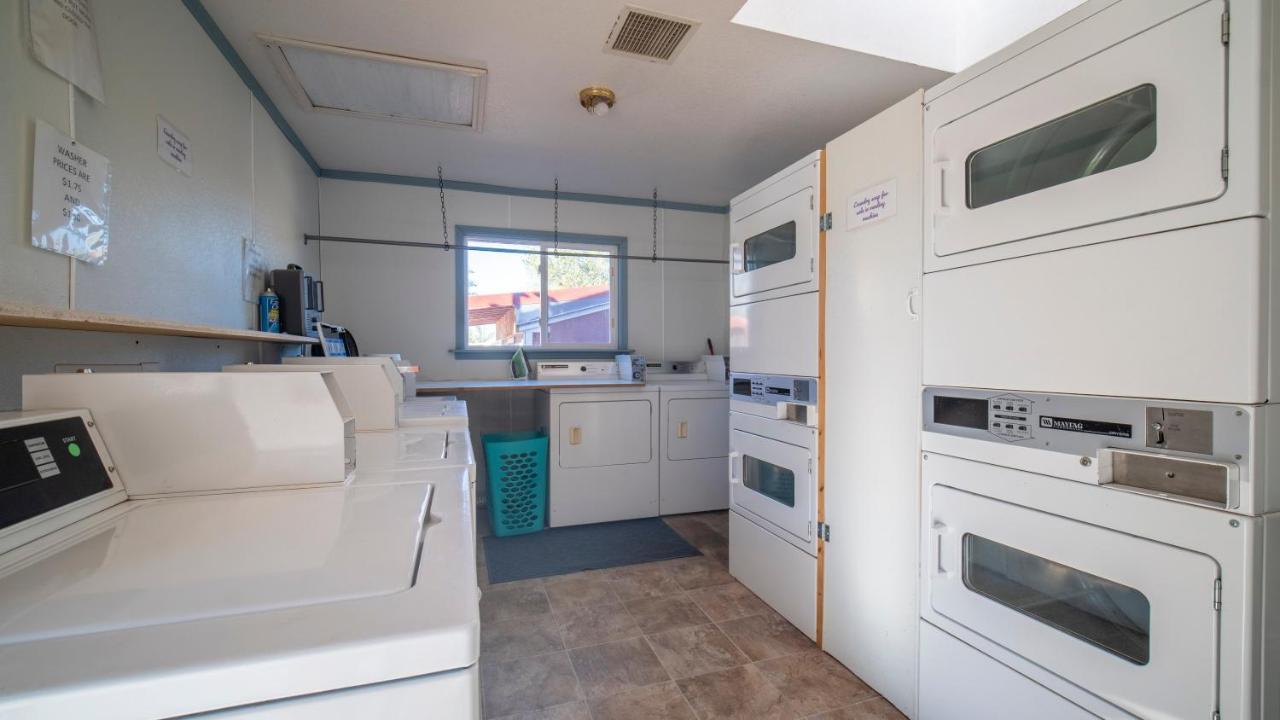 Ok Rv Park Glamping Tipi Ok55 호텔 모아브 외부 사진