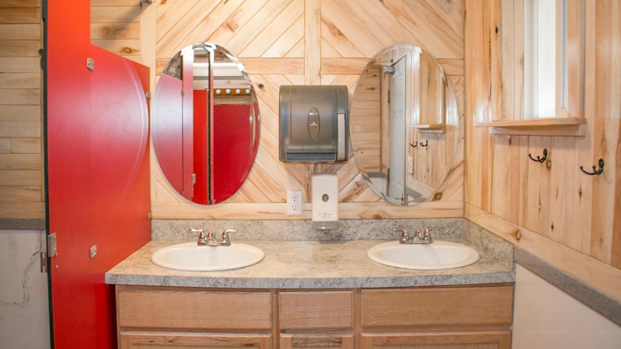 Ok Rv Park Glamping Tipi Ok55 호텔 모아브 외부 사진